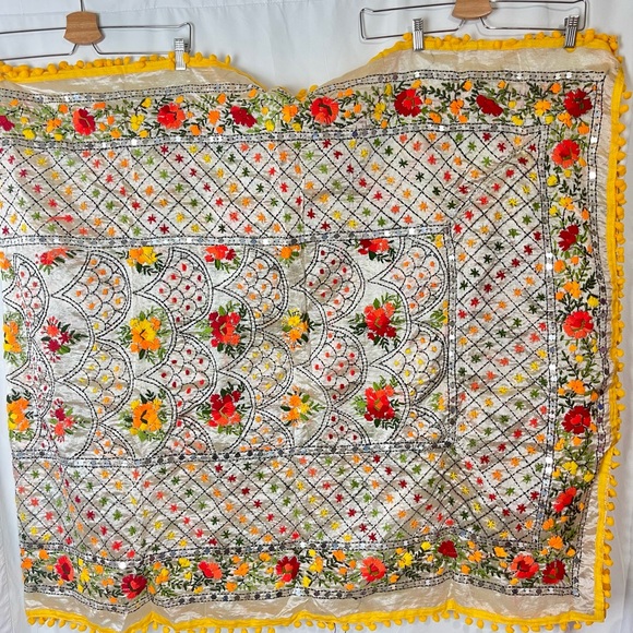 Shawl Raw Yellow Pom Pom Silk Handmade mirror and thread Pom pom scarf long - Picture 5 of 6